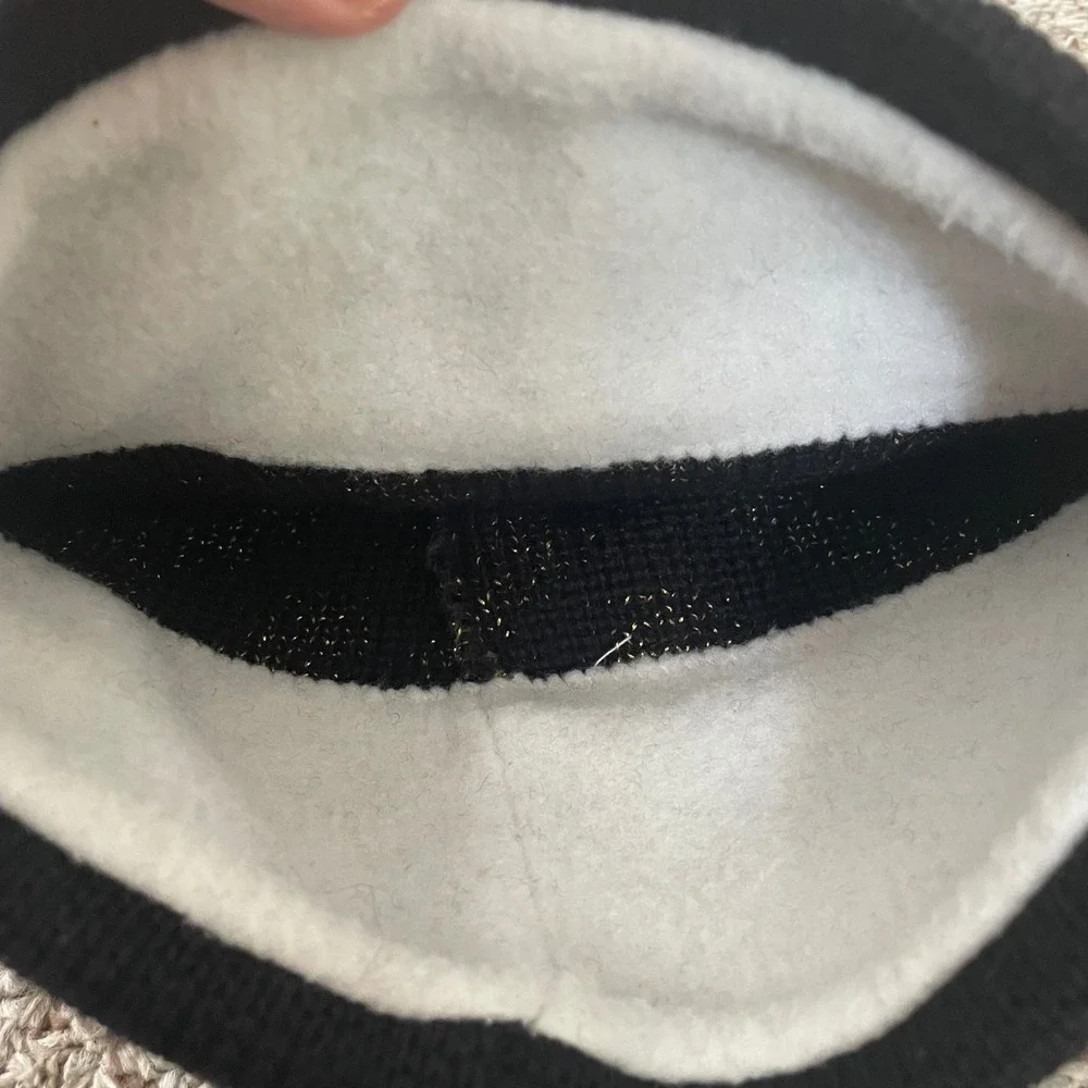 Vtg Beanie Hat 100% Wool Black Gold Knit Leopard Design Tassel Fleece Lined‎